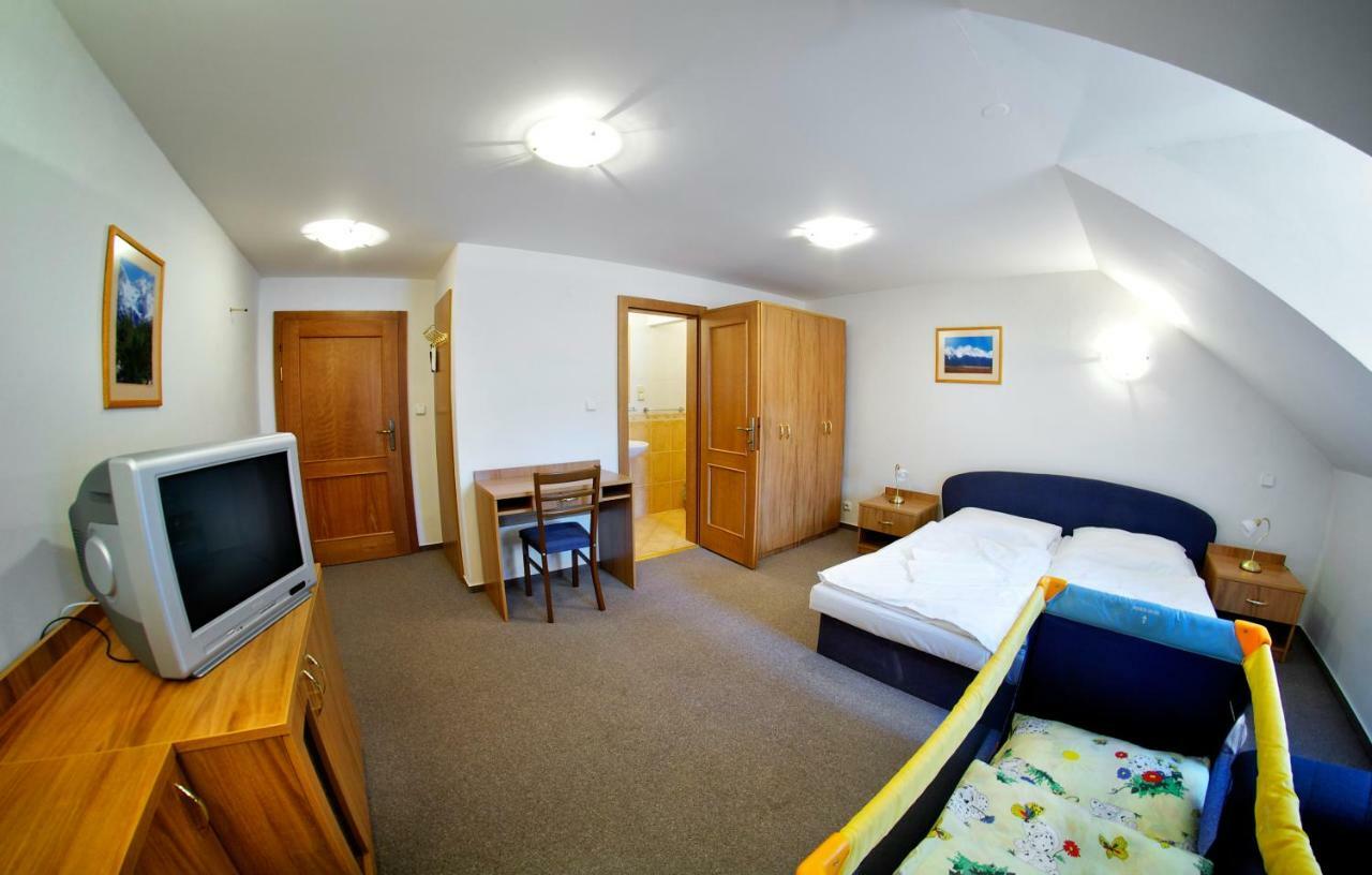 Kastiel Lucivna Hotel Buitenkant foto